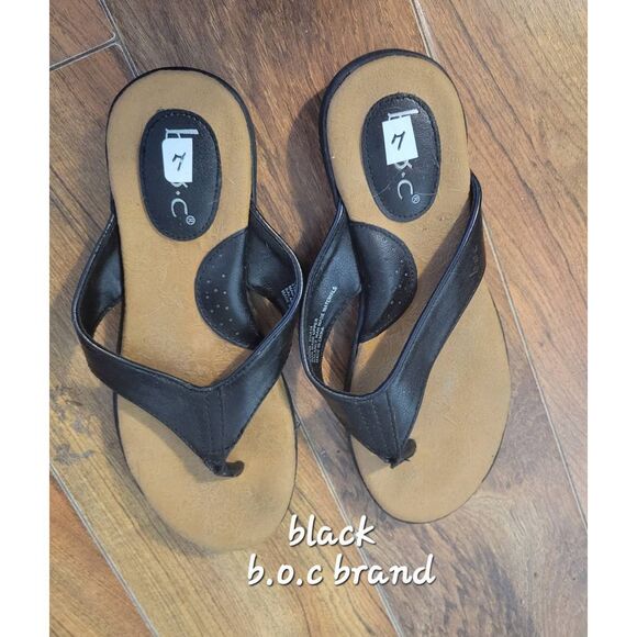 b.o.c. Shoes - Women's summer vacation size 7 b.o.c sandals black flip flops